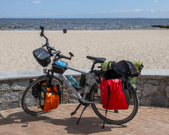 Das erste Rad, mit dem ich meine Radreisen gemacht habe, hier am Strand von Ueckermünde