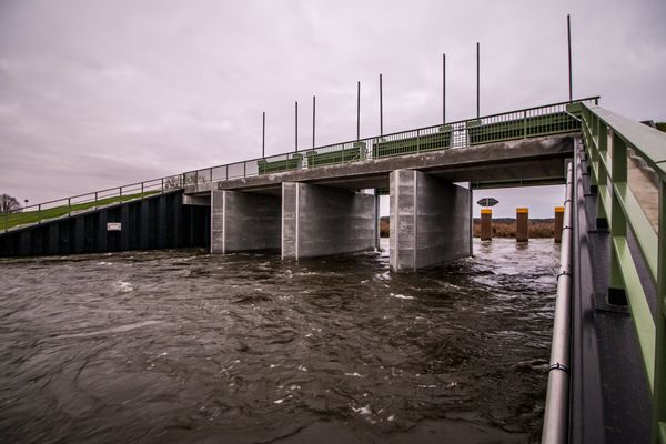 Das erste Flutungswehr bei Stützkow.